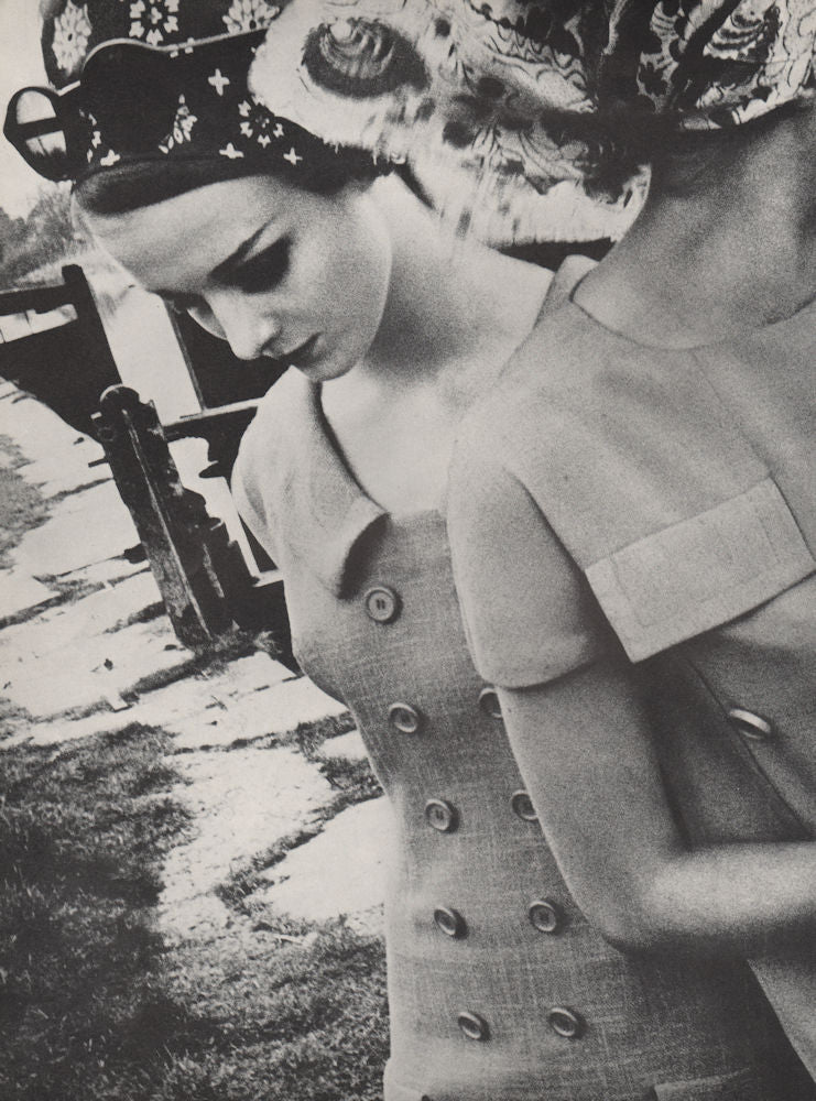 Women's fashion. Canal lock. David Bailey.. BRITISH VOGUE 1963 old print